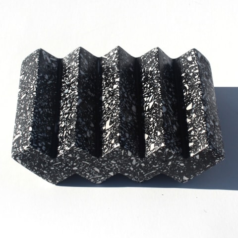 Alkaline Zigzag Terrazzo Soap Dish BLK