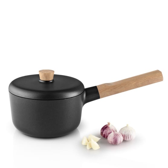 lidded saute pan