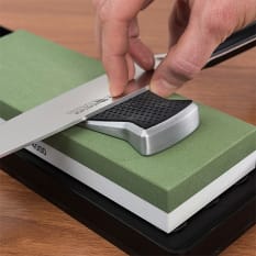 How to use a whetstone