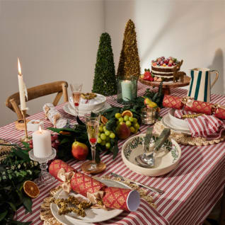 The holly-jolliest table in town