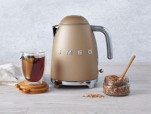 Iconic retro beauty ✨