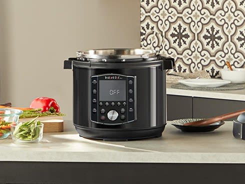 Instant Pot Pro 10-in-1 Smart Cooker