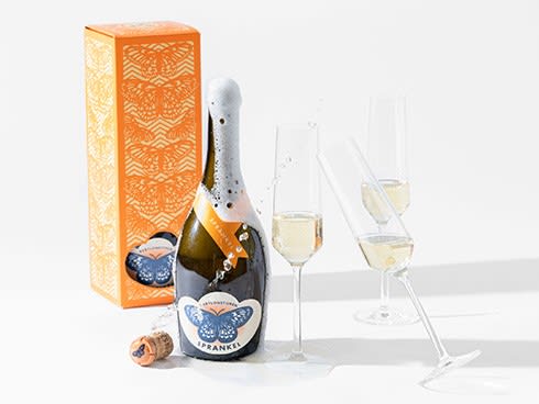 Cheers to nature! 🍾