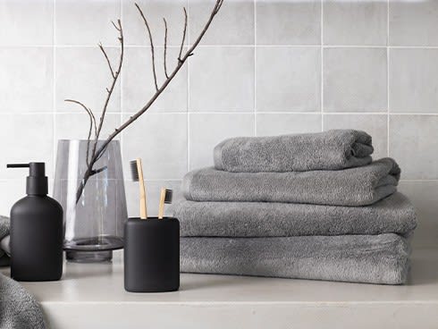 Thread Office Matte Black Bathroom Accessories