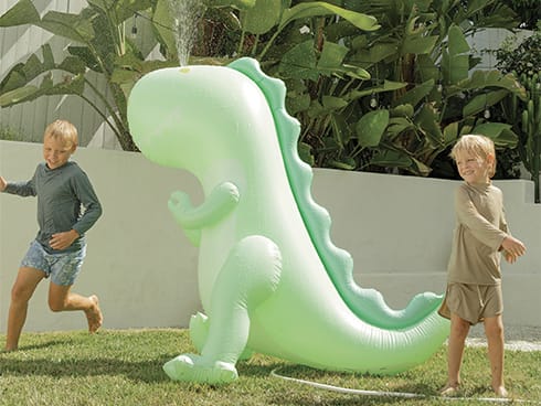 Splashing & smiles all around 