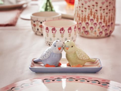 A little bird told us you needed these salt & pepper shakers 😉