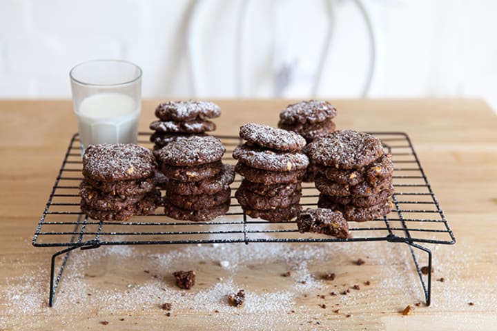 Choc chip cookies and milk