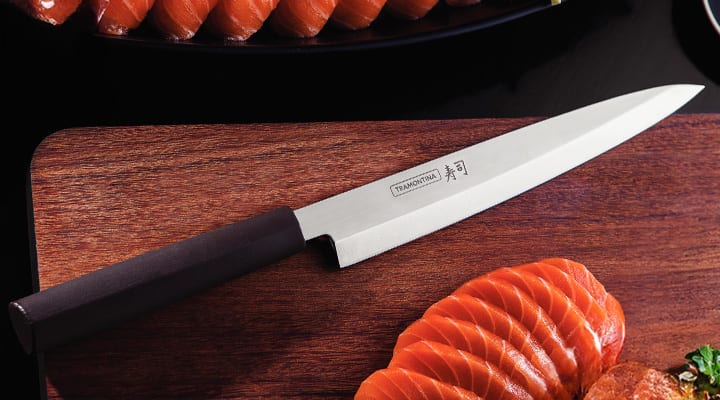 Cutting sashimi