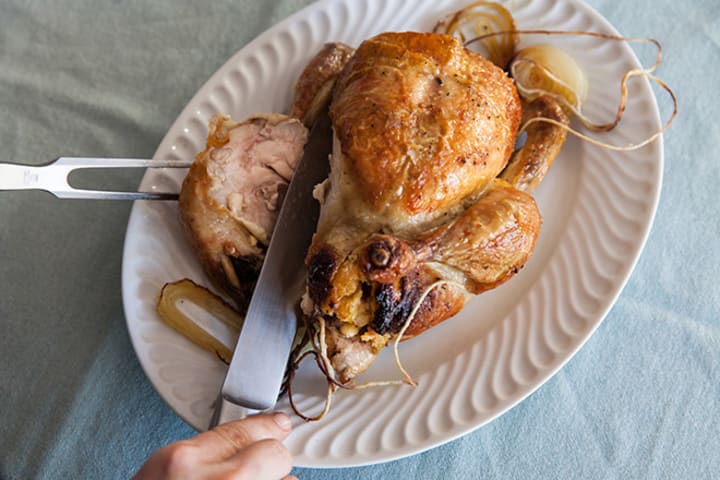 Carving knife shoot - roast chicken