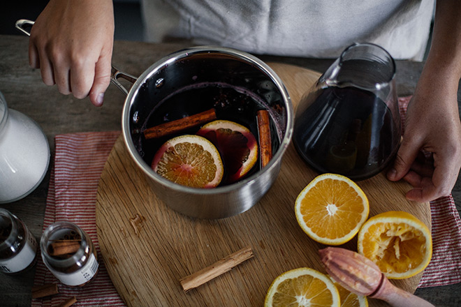 Star-anise-cinnamon-and-orange-mulled-wine-step-shot