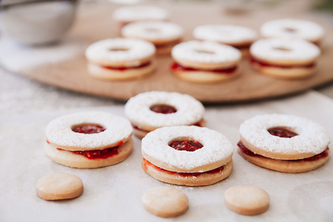 How to make your own raspberry jammy dodgers