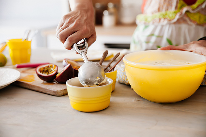 granadilla-coconut-sorbet-scoop