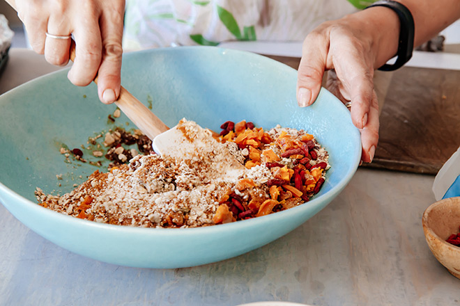 making-granola-health-bars