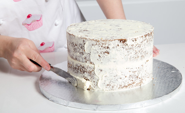 crumb coating for cake