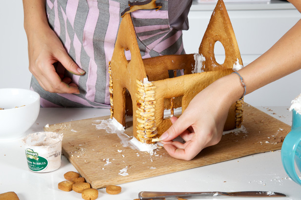 How to make a gingerbread house