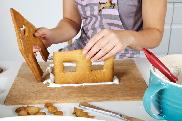 How to make a gingerbread house