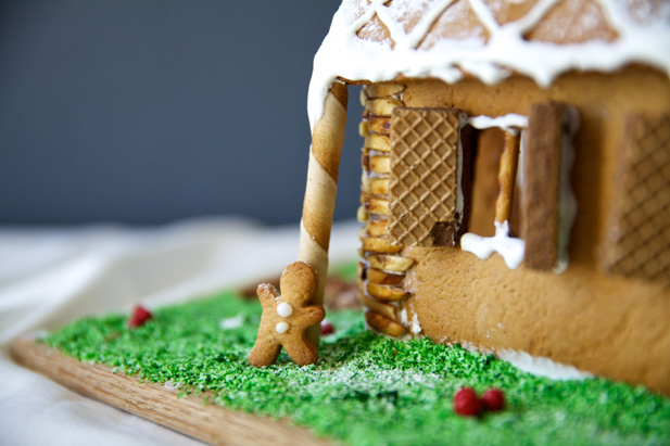 How to make a gingerbread house