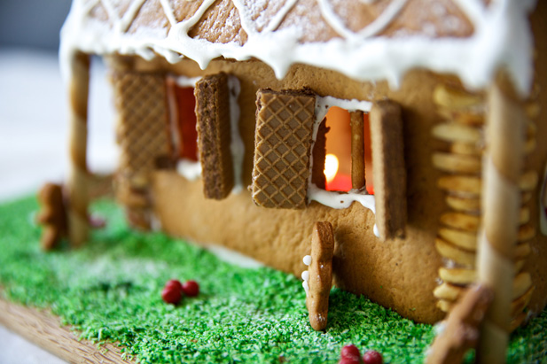 How to make a gingerbread house