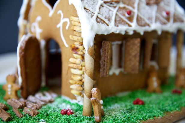 How to make a gingerbread house