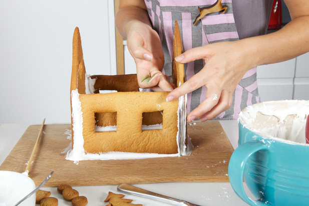 How to make a gingerbread house