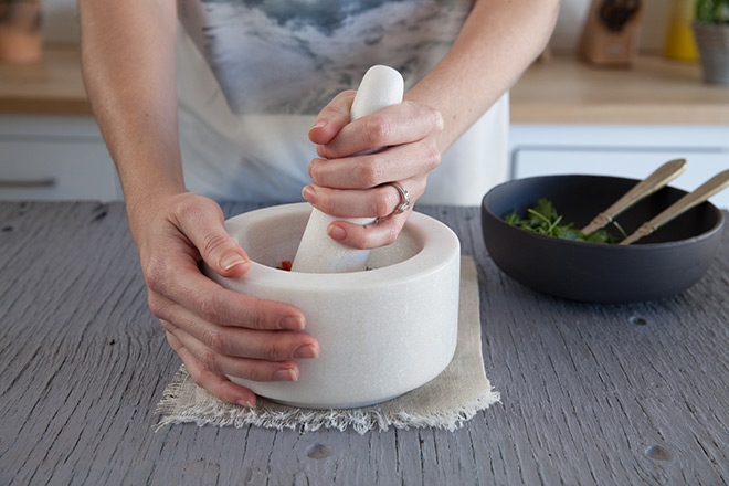 pestle-and-mortar-for-curry