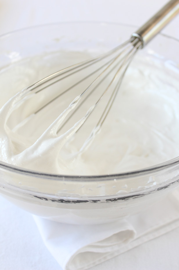 Whipping cream for macaroon cake