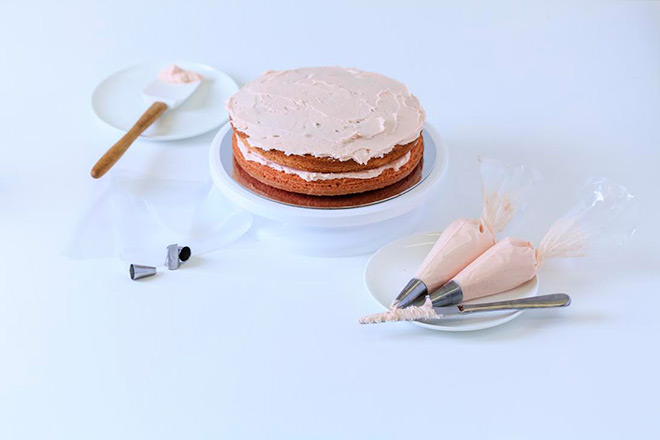 Ombre-rosette-cake-deocrating