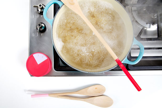 Testing the wooden spoon and boiling water myth