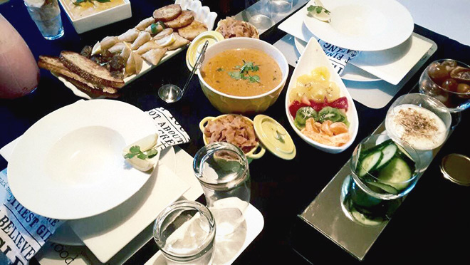 Haleem-and-garlic-bread