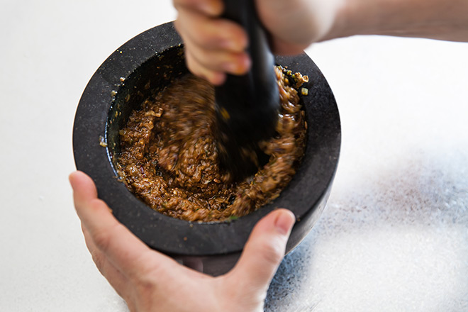 curry-paste-mixing