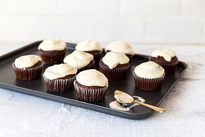 Take your hat off for these top deck cupcakes