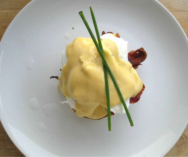 How to make hollandaise sauce