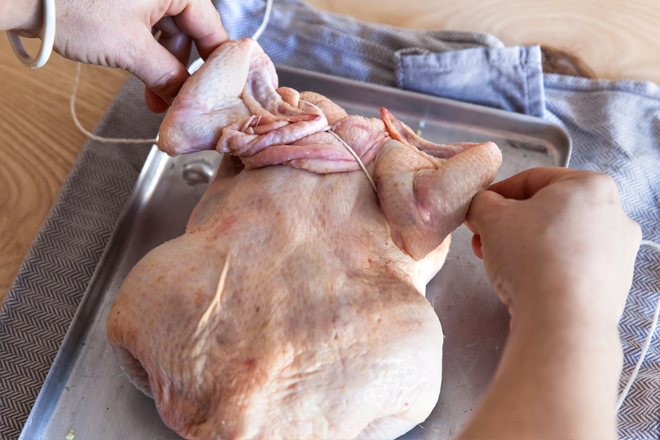 tying-up-chicken