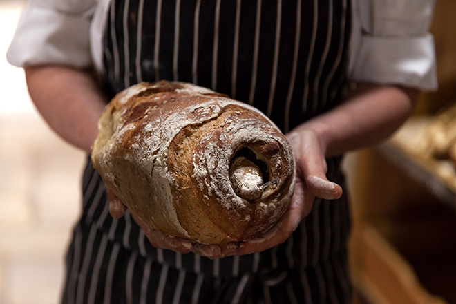 pear-and-gorgonzola-bread