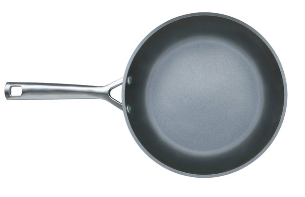 A guide to frying pans: non-stick or stainless steel, cleaning & care - Yuppiechef Magazine