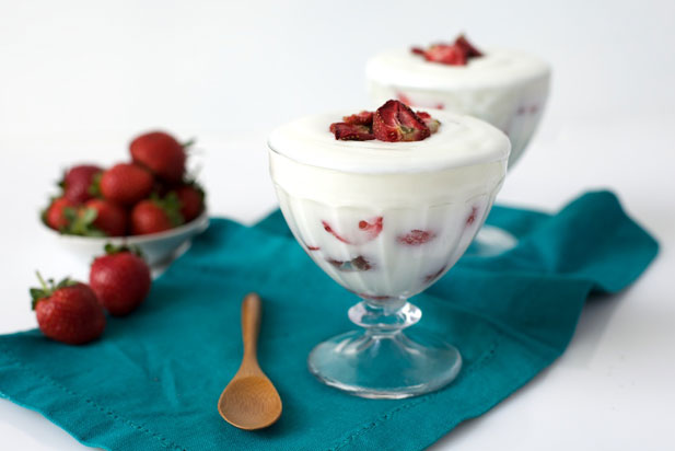 Dried fruit in breakfast yoghurt