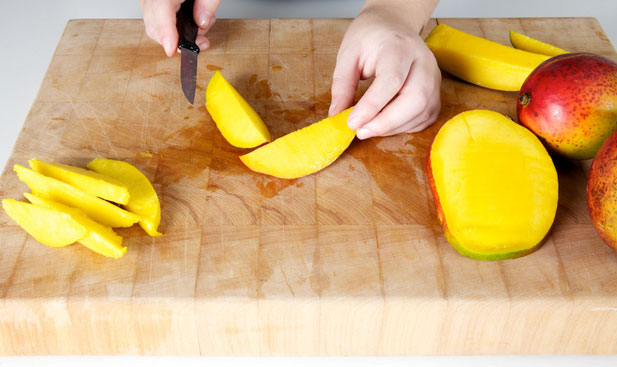 Slicing fruit for drying