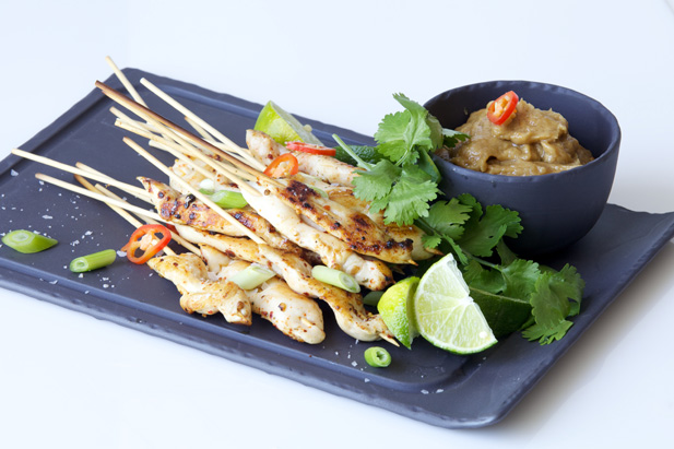 Peanut dipping sauce with thai chicken sauce