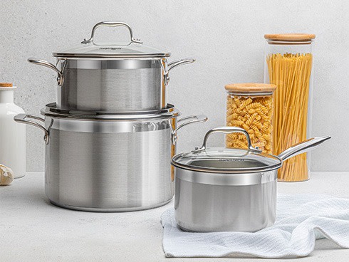 https://res.cloudinary.com/yuppiechef/image/upload/w_490/v1/pagebuilder/1751/YC-Sagenwolf-Silver-Series-Stainless-Steel-Cookware-Set-with-Glass-Lids-3-Piece--Callout-4x3