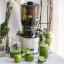 Kuvings Auto10 Cold Press Juicer - Pearl White with green juice