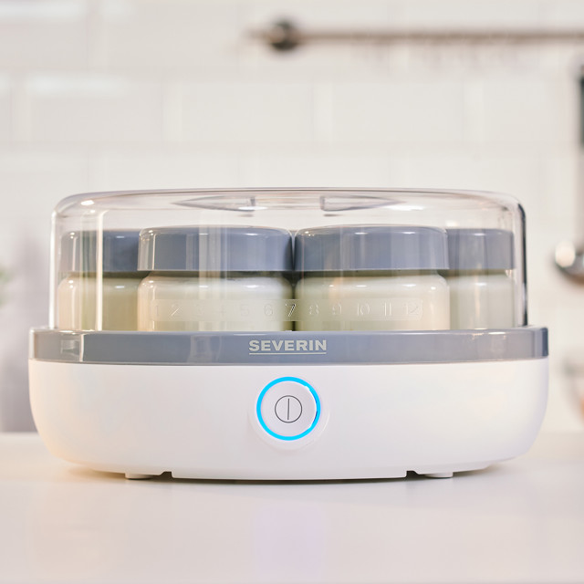 Severin Yoghurt Maker in use
