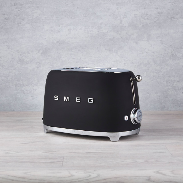 Smeg Retro 2 Slice Toaster - Matt Black lifestyle angle