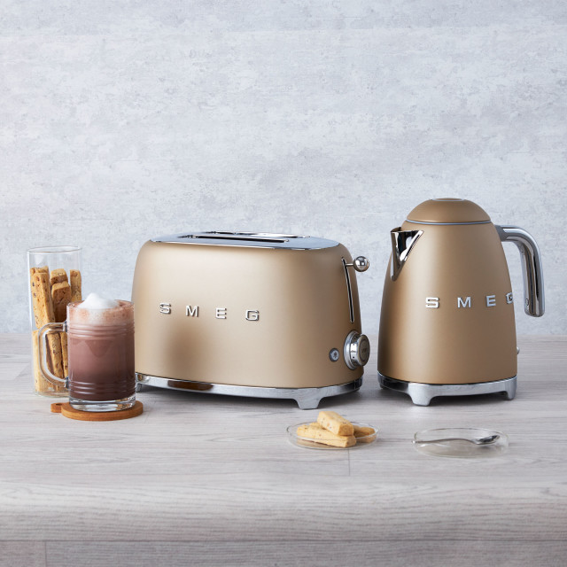 Smeg Retro 2 Slice Toaster - Matt Champagne lifestyle set