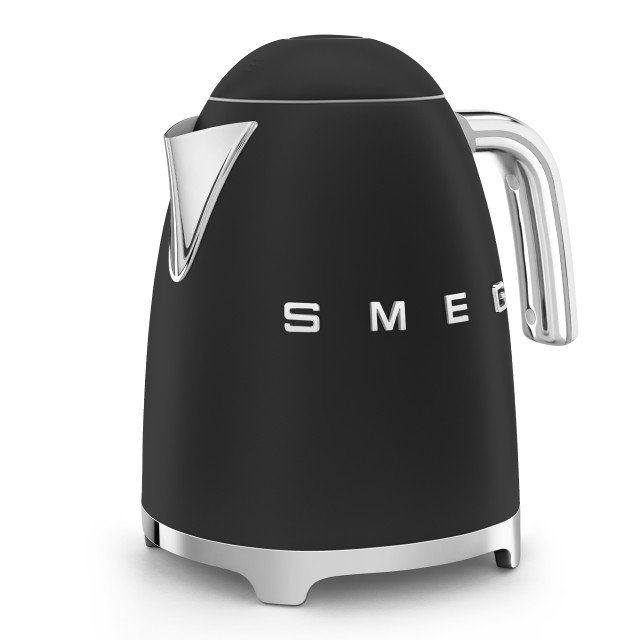Smeg Retro Kettle, 1.7L - Matt Black front view 