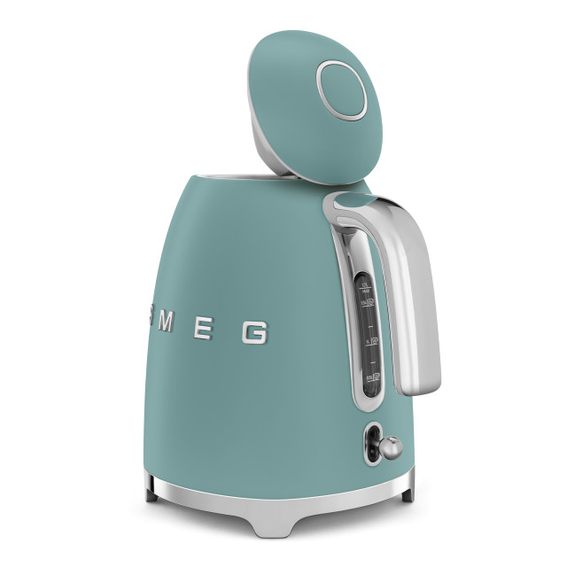 Smeg Retro Cordless Kettle, 1.7L - Matte Emerald Green angle