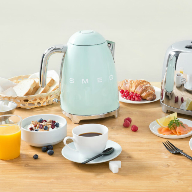 Smeg Retro Cordless Kettle, 1.7L