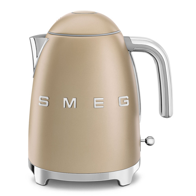 Smeg Retro Kettle, 1.7L - Matt Champagne product shot 