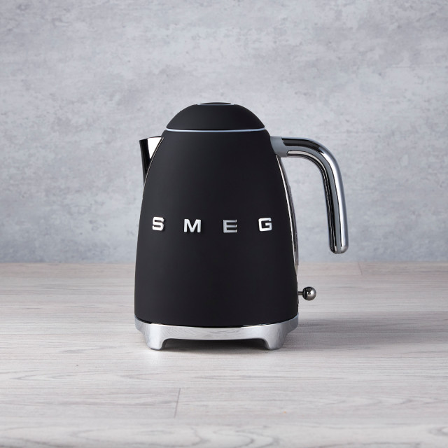 Smeg Retro Kettle, 1.7L - Matt Black lifestyle front view 