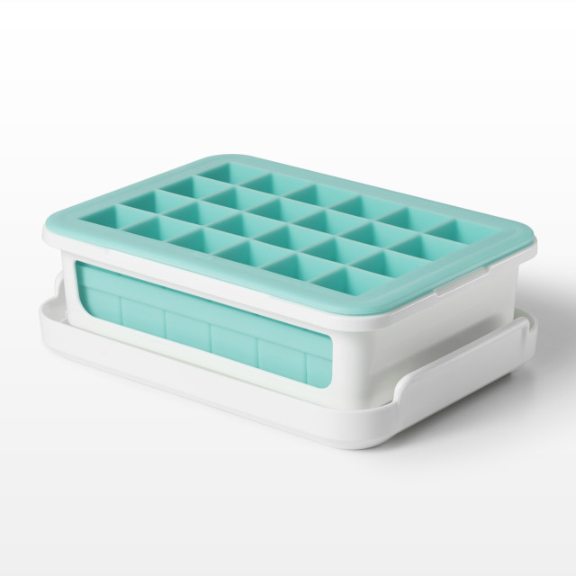 OXO Good Grips Covered Ice Cube Tray