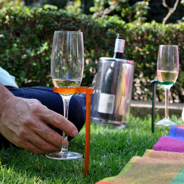 Hands Free ZA Wine Glass Holders, Set of 4 on the grass